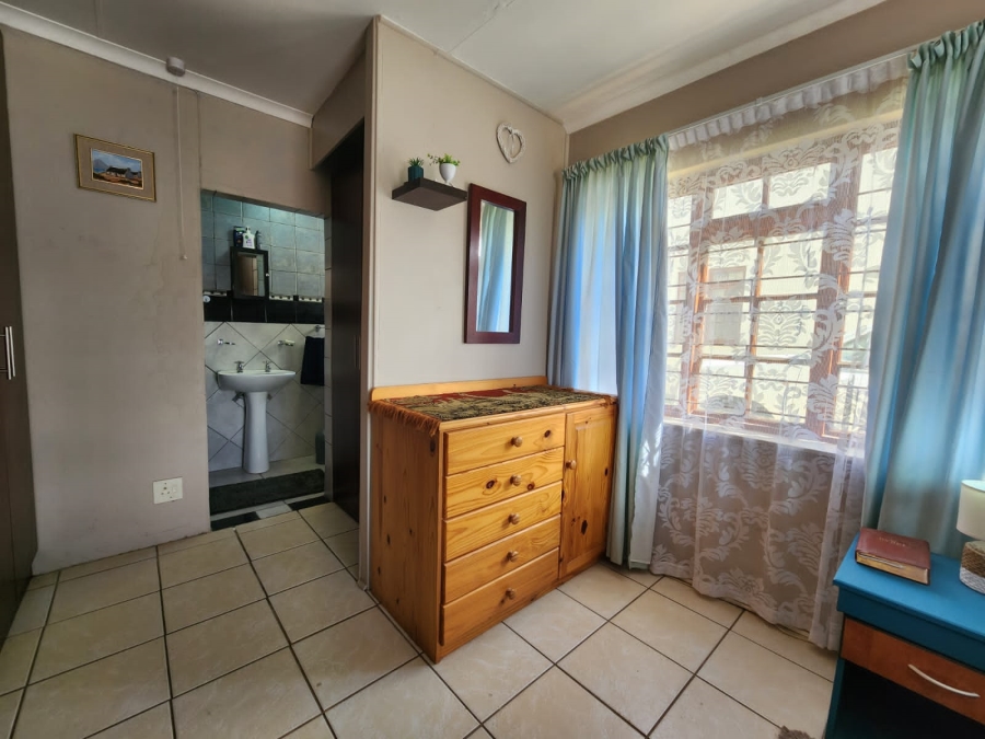 3 Bedroom Property for Sale in Vakansieplaas Western Cape